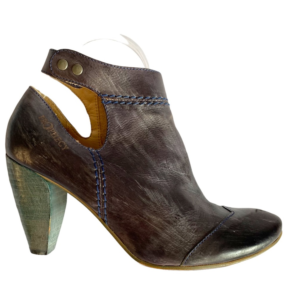 Prophecy metallic hand finished leather heels Eu38